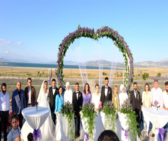 Lavanta Hasat ve Sanat Gnleri, Nikah Treniyle Taland